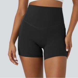 New! Halara medium Women's Black High-Waisted Shorts